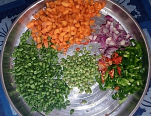 Chopped carrots, beans, pepper, onions with runner peas