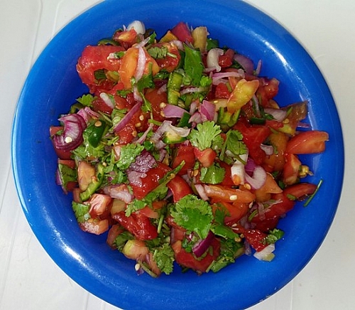 Classic homemade tomato salsa