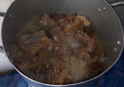 Cooking of meat for egusi soup