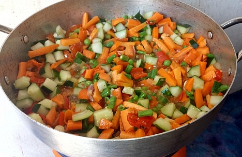 Steaming of vegetables for couscous salad