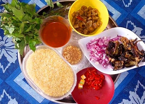 Palm oil jollof rice (native rice) ingredients