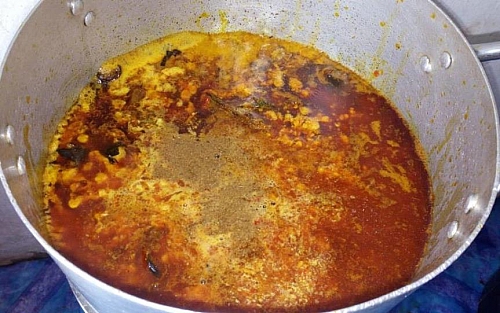 You can use chicken or beef stock to prepare palm oil jollof rice and if you don