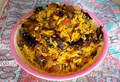 Delicious palm oil jollof rice recipe (native or concoction rice)