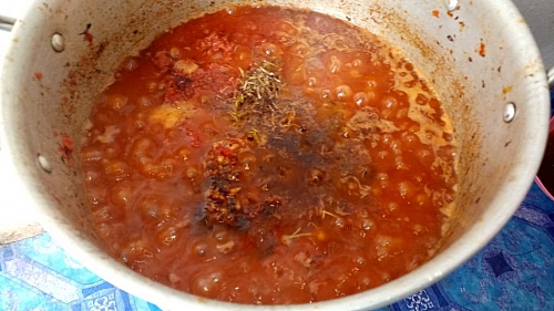 Photo of Add a reasonable amount of seasonings to your chicken stew for a rich flavor and taste and avoid too much salt Add a reasonable amount of seasonings to your chicken stew for a rich flavor and taste and avoid too much salt