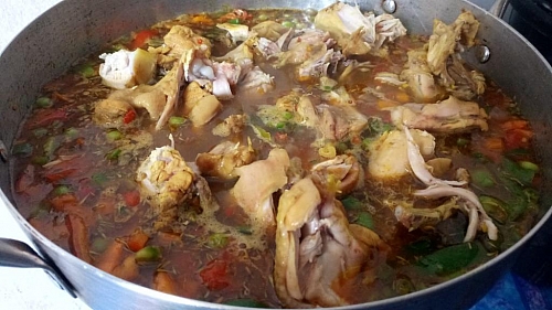 Photo of Return the boiled chicken and add in the dissolved starch and stir well to incorporate Return the boiled chicken and add in the dissolved starch and stir well to incorporate