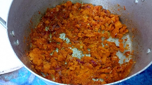 You will notice the carrot becoming dried, keep stirring it on low heat