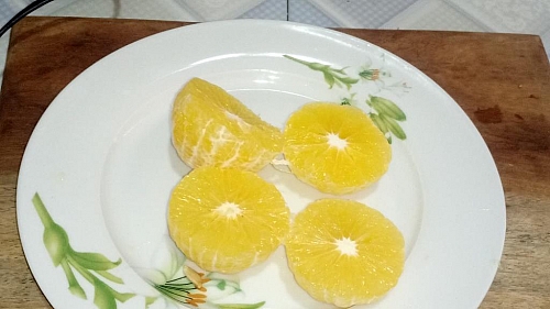 Make sure your remove the seeds by cutting the oranges in the middle, if they are included, the juice will be bitter