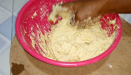 Photo of If the dough is sticky, add more flour to adjust it If the dough is sticky, add more flour to adjust it