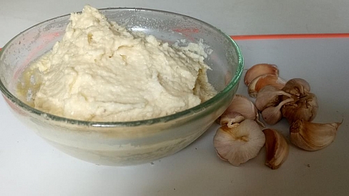 Homemade garlic paste