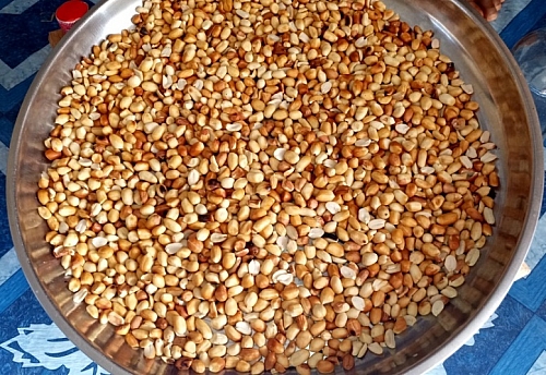 Photo of Recipe On How To Roast Or Fry Groundnuts (Peanuts) with Sand on a Stovetop