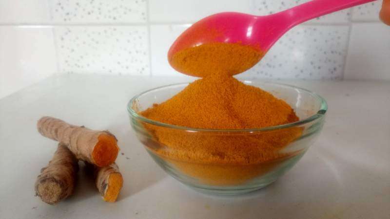 Picture showing turmeric powder