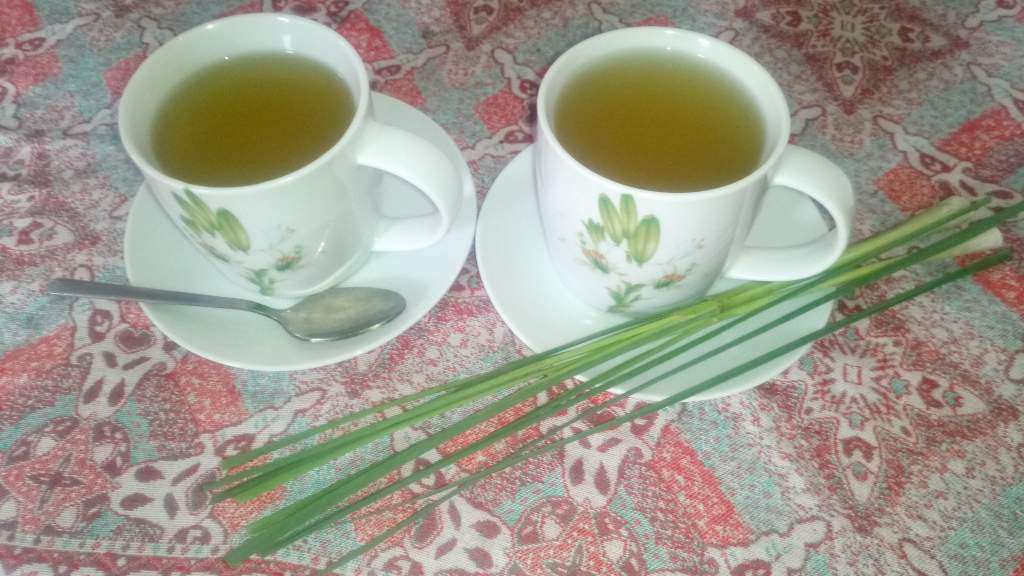 homemade lemongrass tea