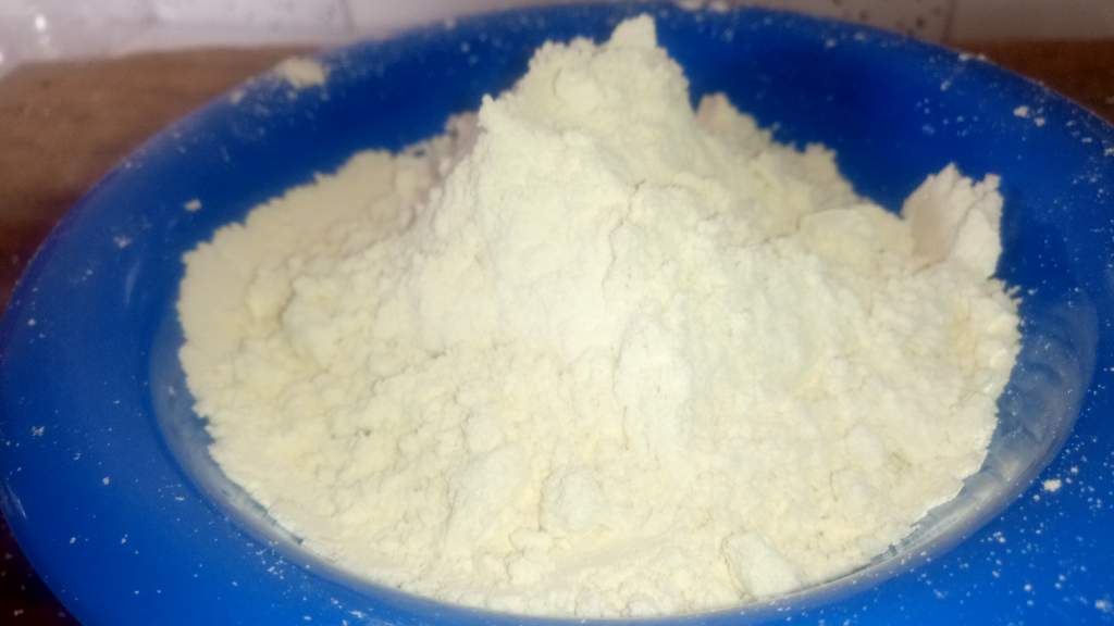 Powdered sugar substitute confectioners' sugar substitute or icing sugar substitute