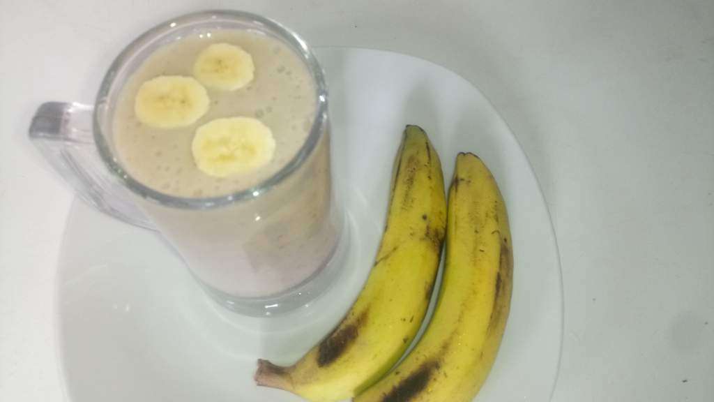 Orange Banana Smoothie Recipe with Yogurt, Milk, and Ice