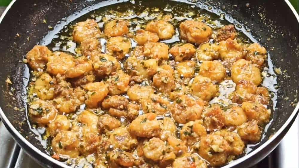 garlic butter shrimp scampi in a pan
